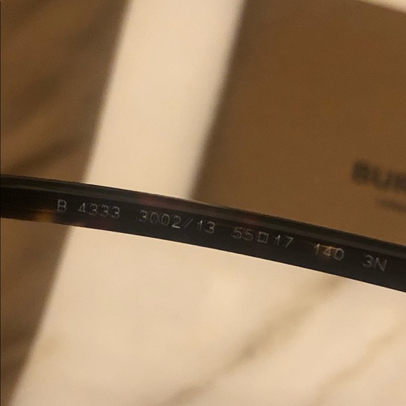 🔥NEW BURBERRY BEST SELLER SUNGLASSES 🔥 - Picture 10 of 13